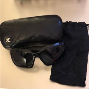 Chanel Mother is Pearl Sunglasses